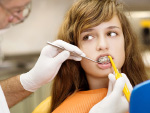 Tại sao phải nhổ răng khôn trước hoặc sau khi niềng răng